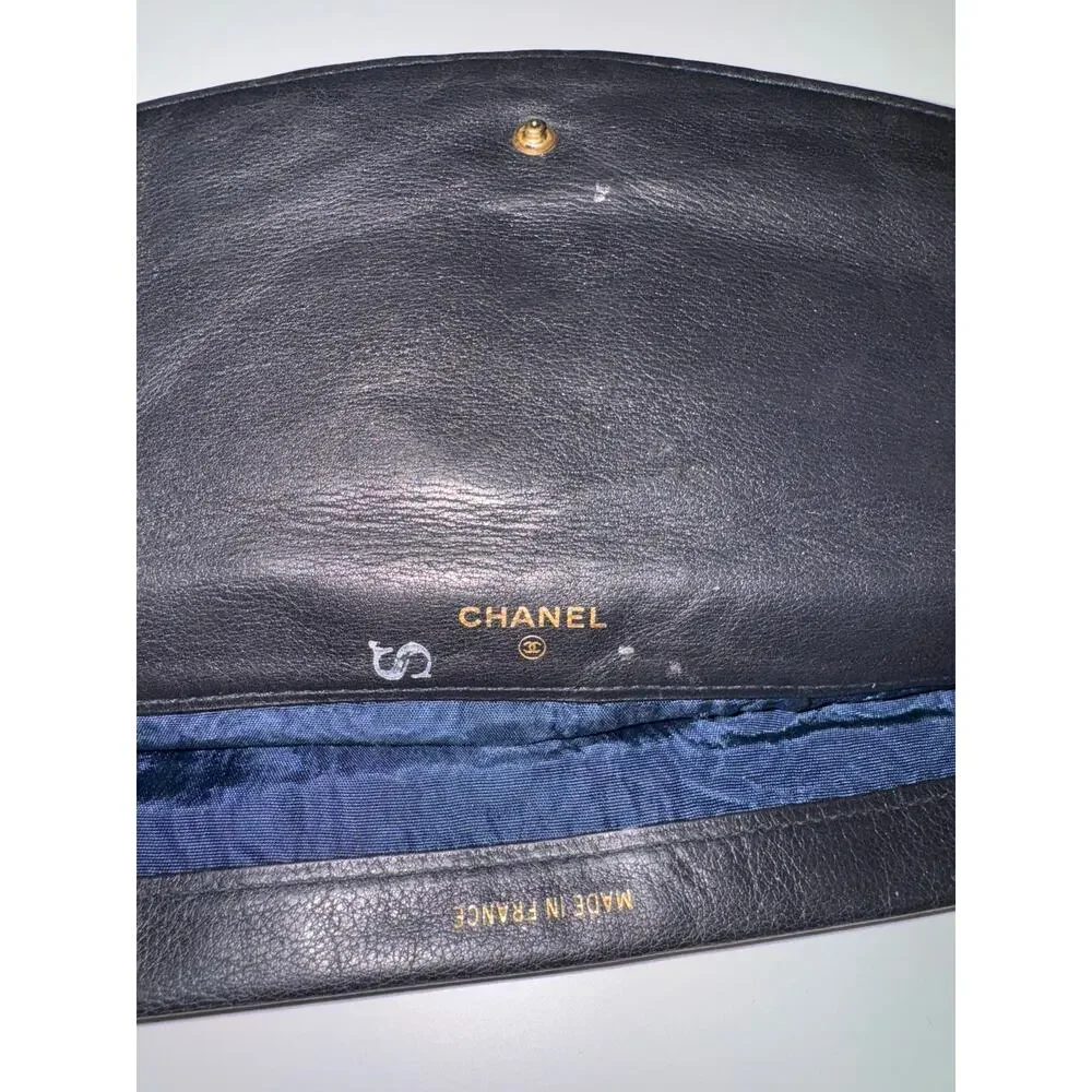 Vintage CHANEL CC Butter Soft Lamb Leather Navy Blue Leather Flap Wallet VTG